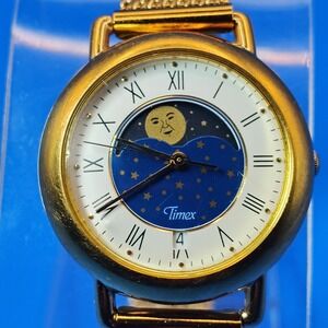 Vintage 1981 Timex Moonphase Date 28mm Women's Quartz Watch New Mesh Bracelet